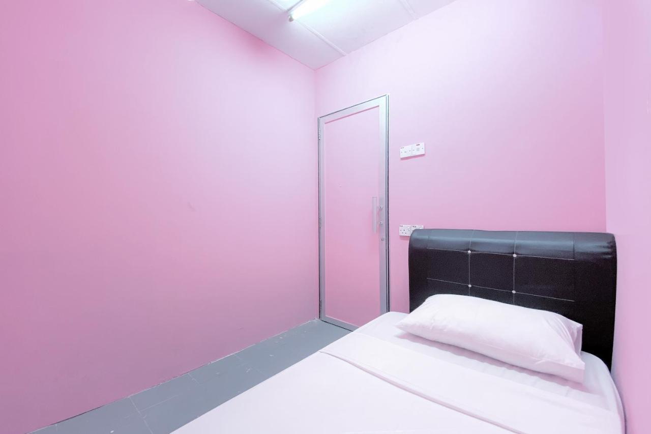Spot On 90123 Rainbow Guest House Τζωρτζ Τάουν Εξωτερικό φωτογραφία