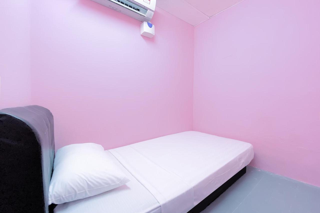 Spot On 90123 Rainbow Guest House Τζωρτζ Τάουν Εξωτερικό φωτογραφία